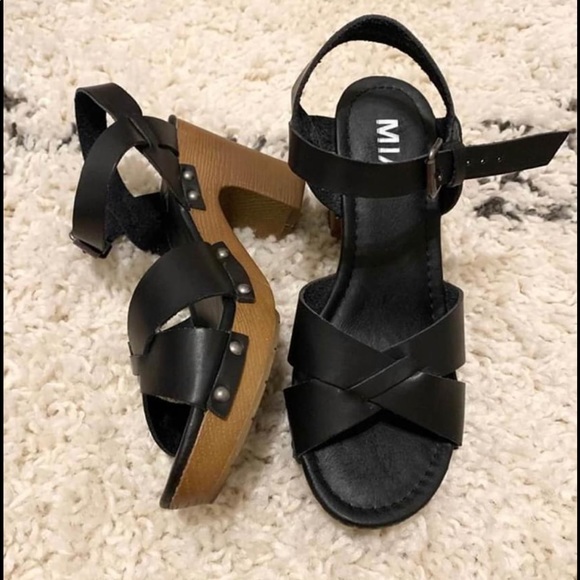 Mia Clog Heels - Picture 1 of 1